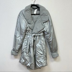 Norma Kamili sleeping bad coat in silver size M